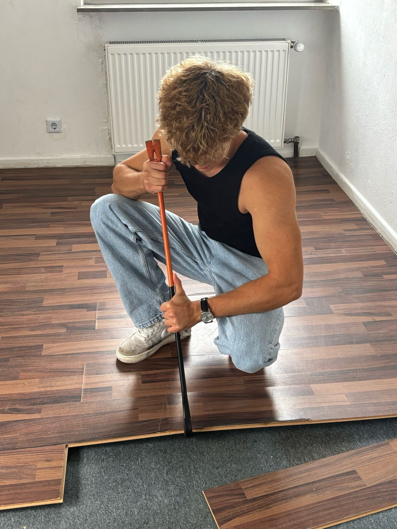 Arbeiten an einem Laminatboden
